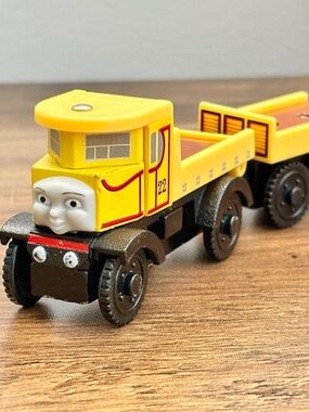 Thomas & Friends Wooden Railway Isabella Trailer Train Tank Engine Flatbed Truck